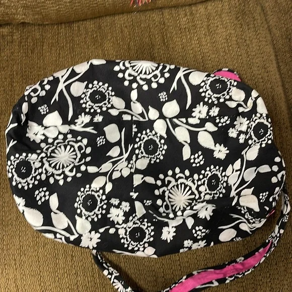 Thirty One Black Floral Brushstrokes Reversible Shoulder Bag Purse - Picture 6 of 10